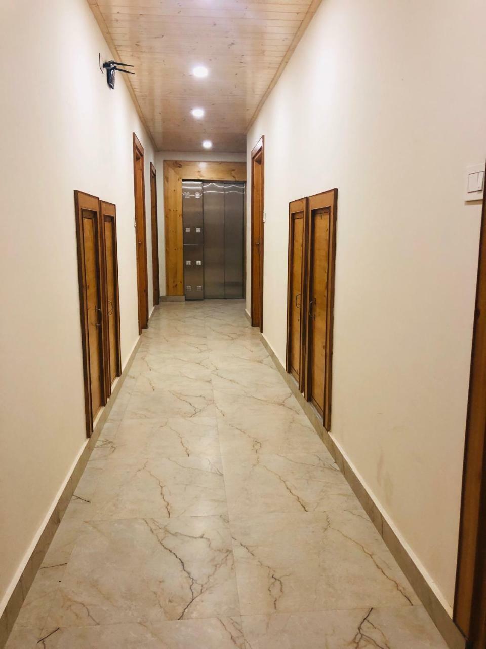 Pashmina Hotel Manāli Exterior foto